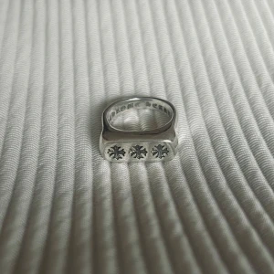 Rockstar Triple Cross - Storlek 8. 18.4 mm diameter