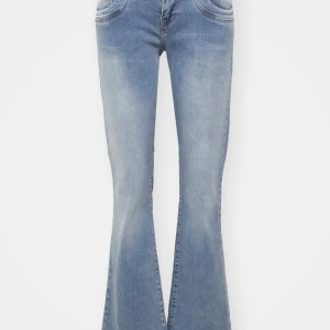 lågmidjade bootcut jeans - lågmidjade ltb jeans storlek 24/30💕