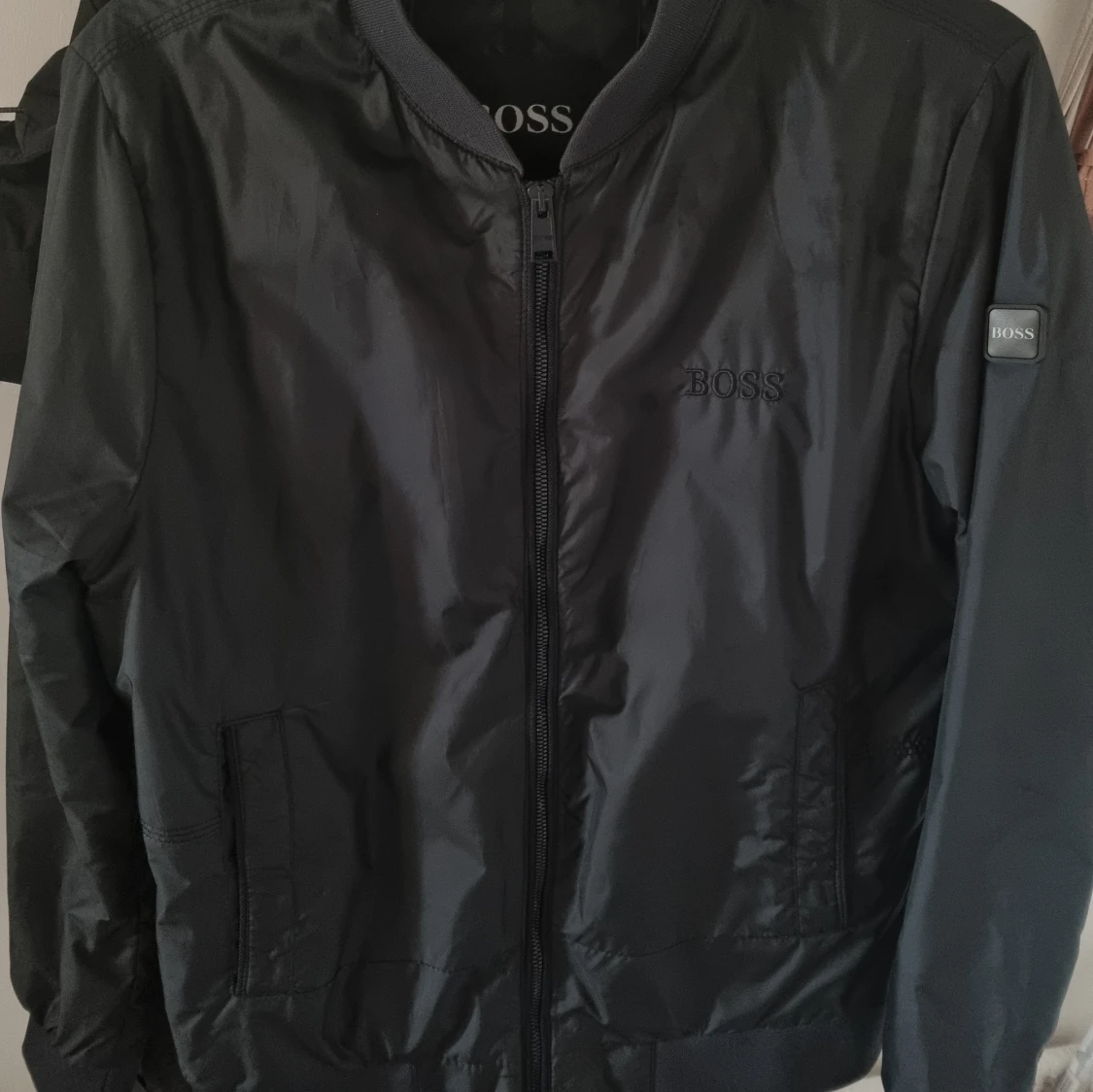 Svart bomberjacka från BOSS - 3