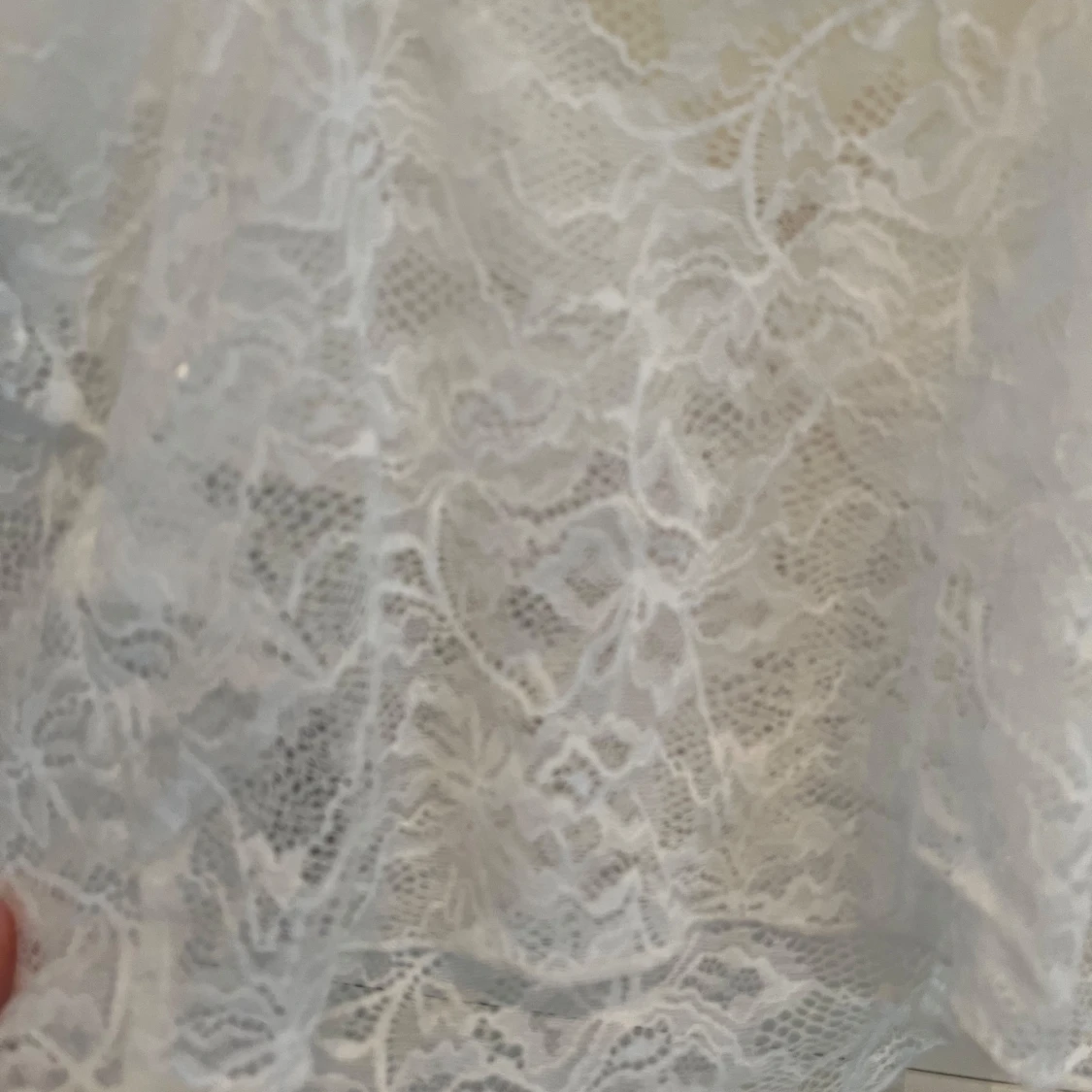 Vit spets linnetopp från Bershka - 2