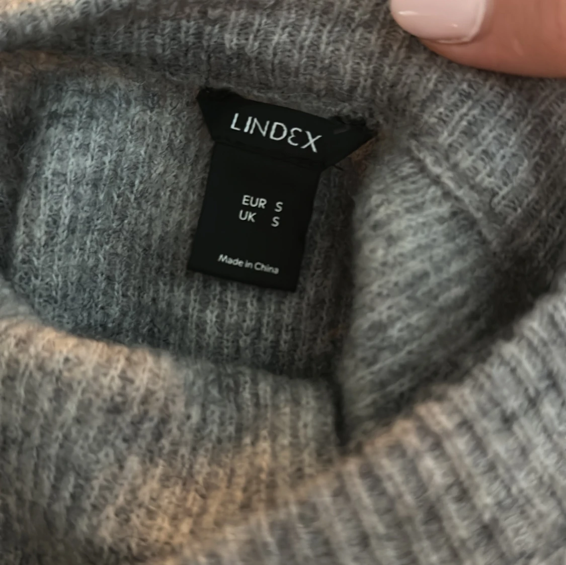 Grå stickad tröja från Lindex - 2