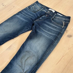 Replay Anbass Hyperflex  - Replay anbass hyperflex. Köpta på design&only för 1699 kr. Säljer då jag vill hitta några andra. Storlek 29/32. 