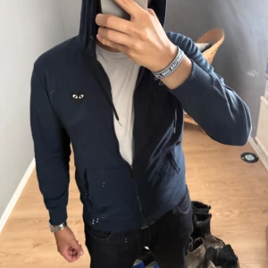 Play zip Hoodie  - Bra kvalitet oanvänd