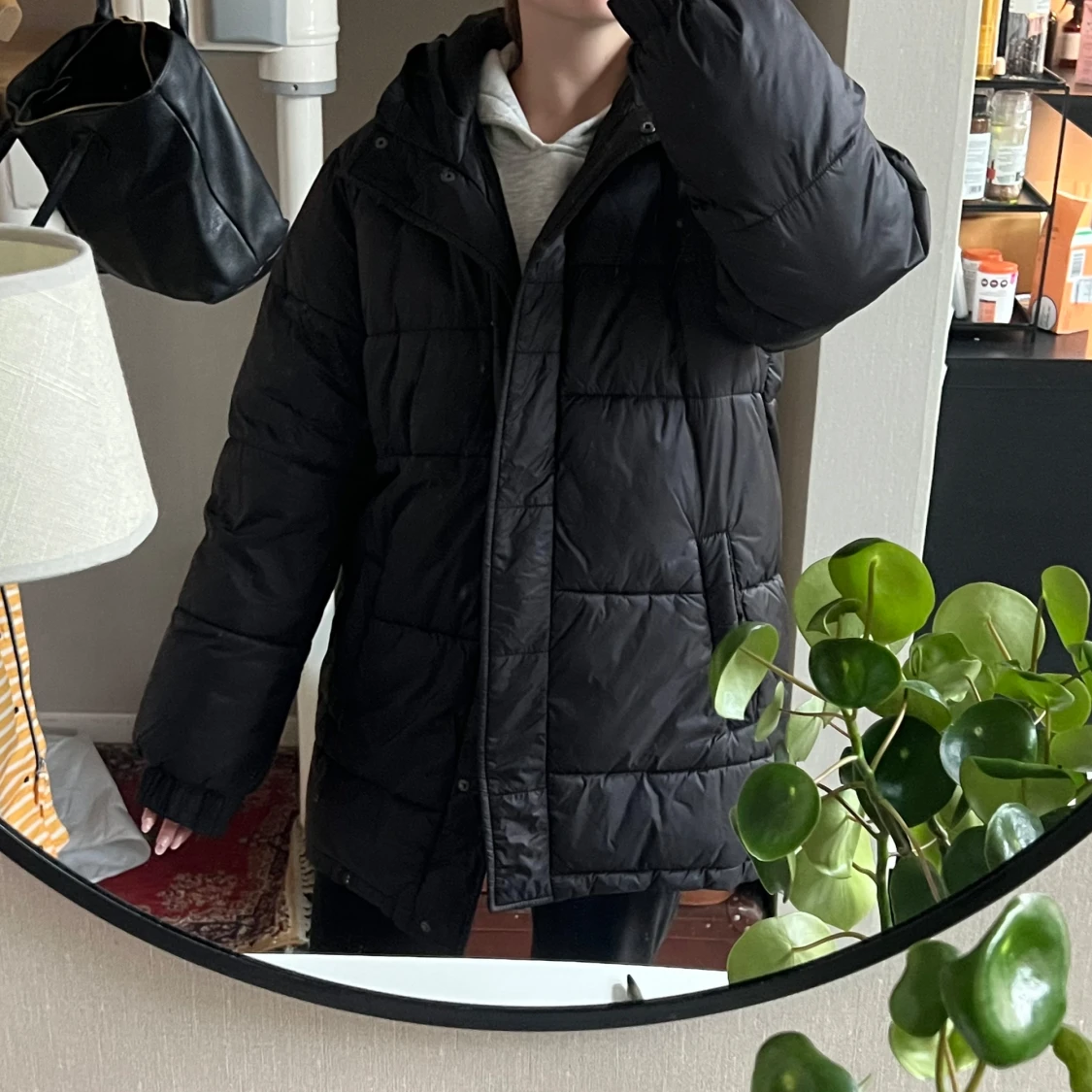 Svart dunjacka från noisy may