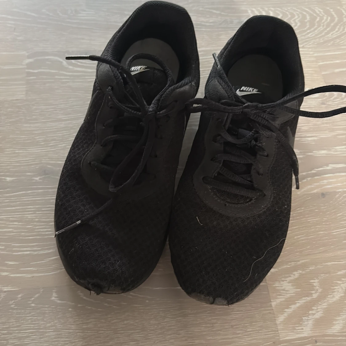 Svarta Nike sneakers i mesh, strl 41