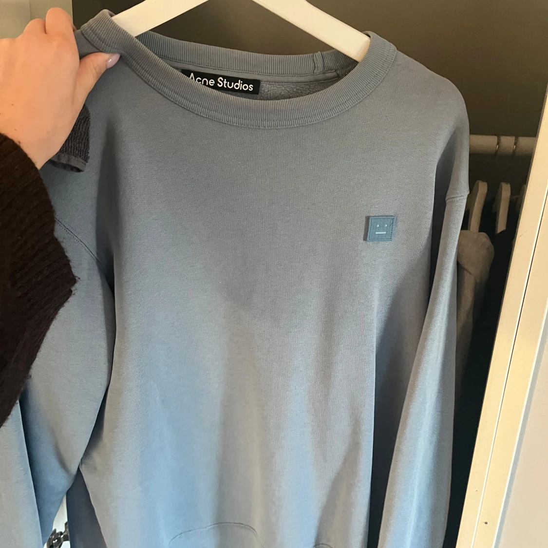 Blå sweatshirt från Acne Studios - 2