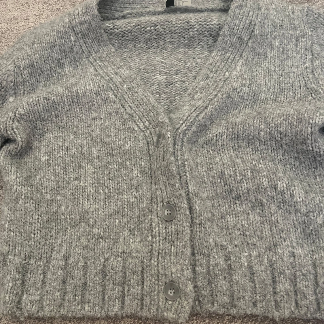 Grå stickad kofta från H&M Divided - 3