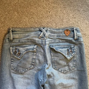 Low waist boot cut jeans  - Snygga jeans. Passar bra på mig som är 170