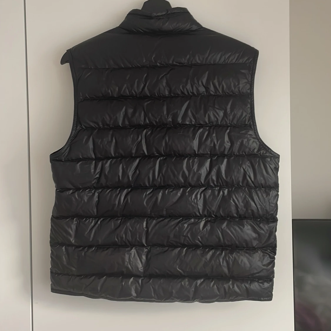 Svart dunväst från Moncler - 1