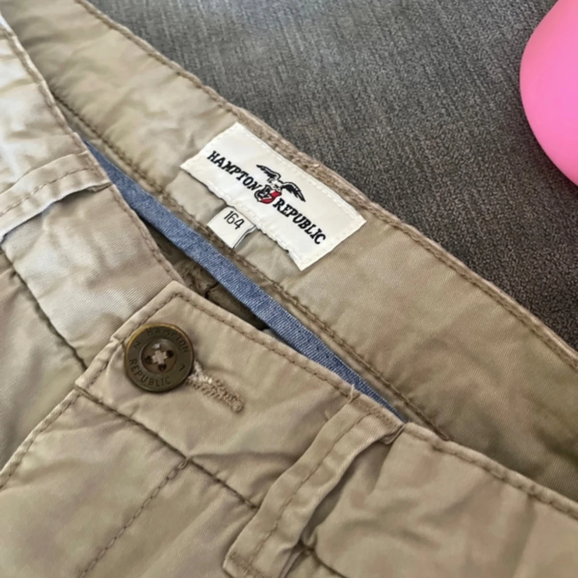 Beige chinos från Hampton Republic - 1