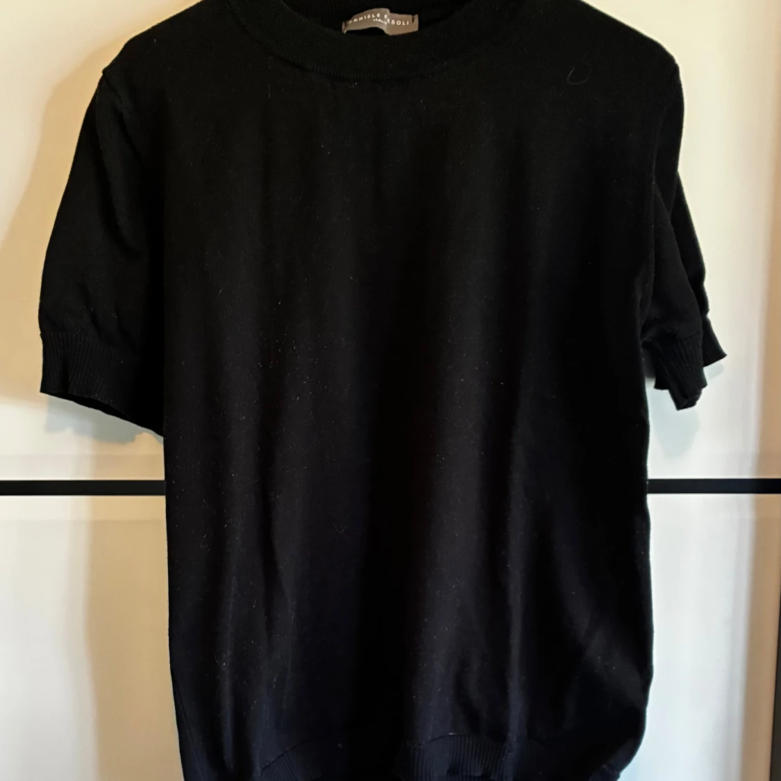 Svart stickad kortärmad tröja