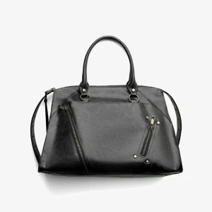 Svart axelväska i skinn med dragkedjor - Stilren svart axelväska i skinn med coola detaljer som snedställda dragkedjor och nitar framtill. Väskan har handtag , perfekt för att bära på olika sätt. Rymlig insida och modern design som lyfter vilken outfit som helst. Helt slutsåld 