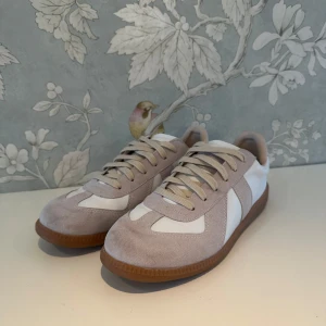 Maison margiella skor - Maison margiella sneakers, dustbag och låda inkluderas men lådan är rätt så sliten