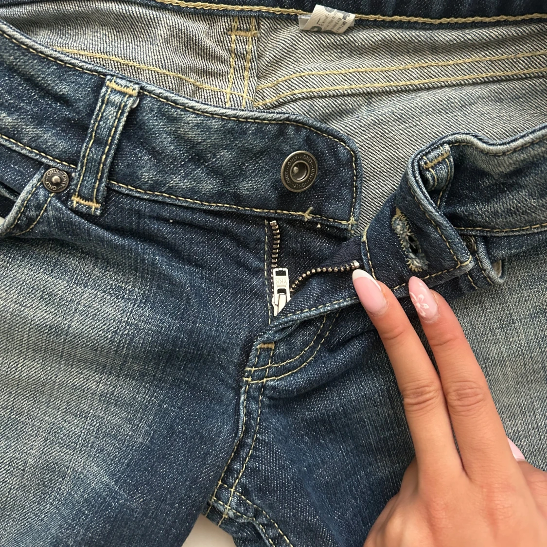 lågmidjade bootcut jeans - 3