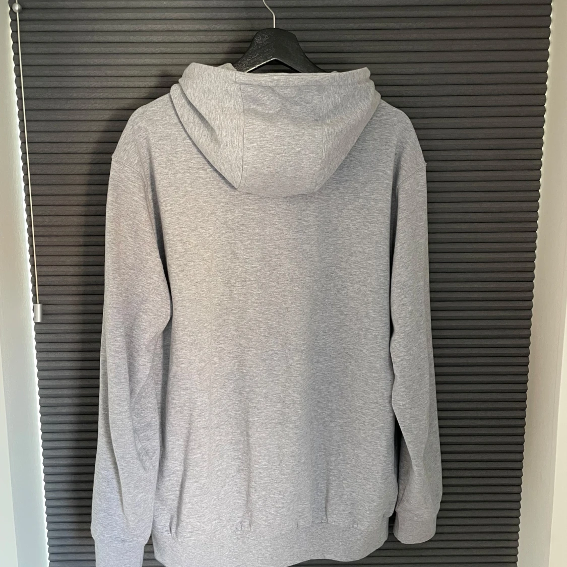 Grå hoodie från Paul & Shark - 2