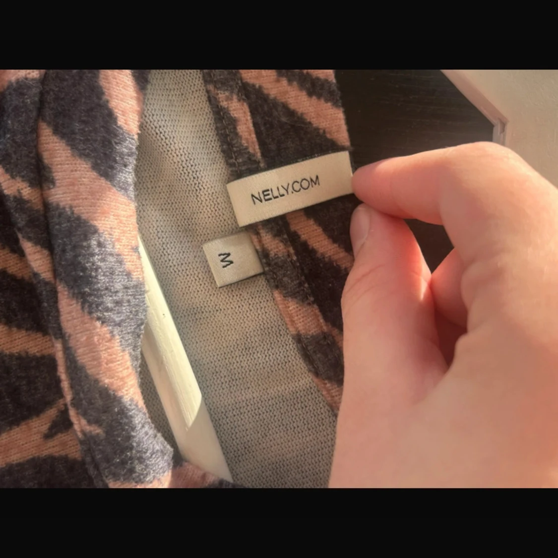 Zebramönstrad tröja från Nelly.com - 1