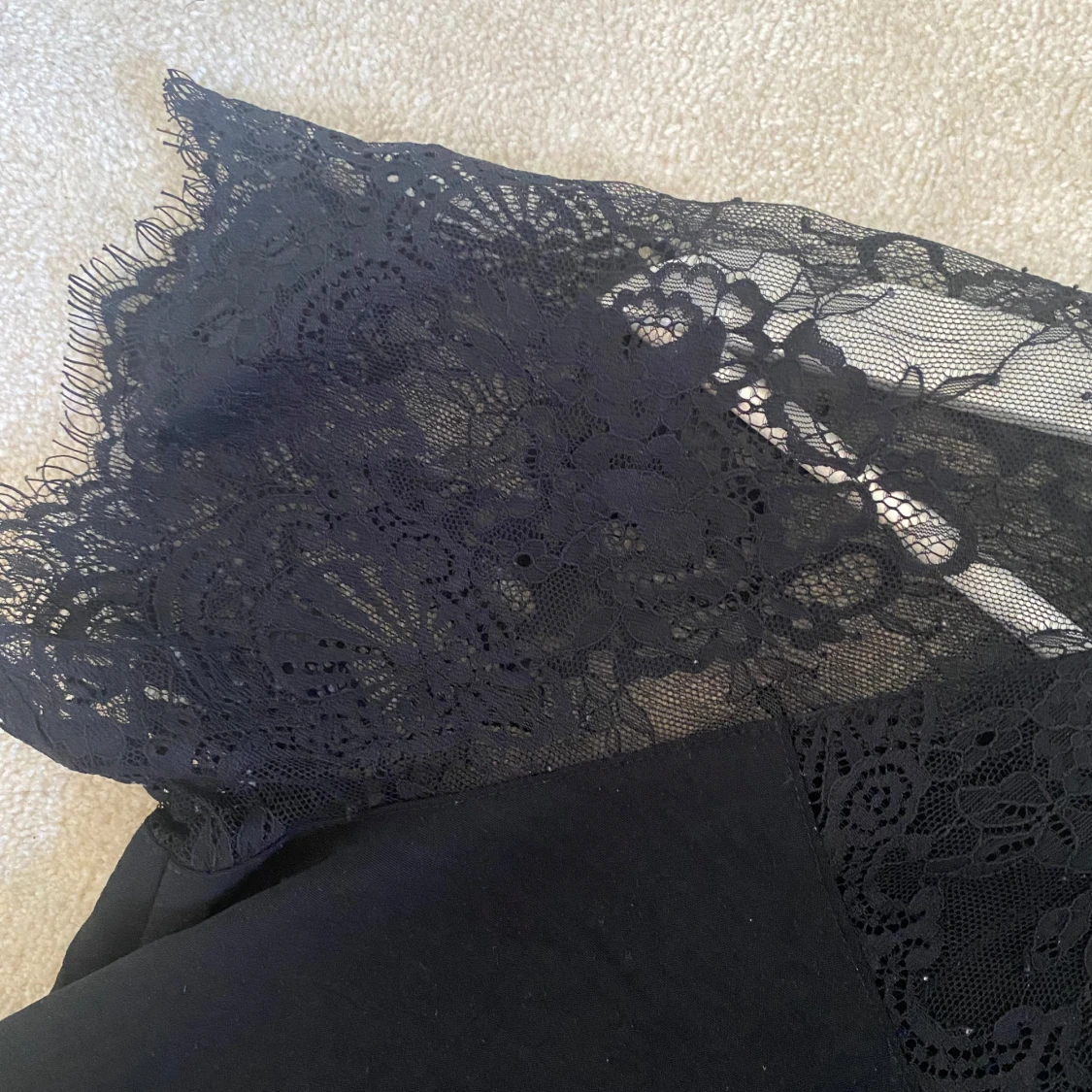 Svart spetsblus från JDY XS - 2