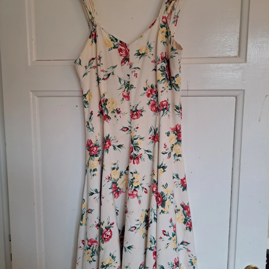 Blommig vadlång sommarklänning - 1