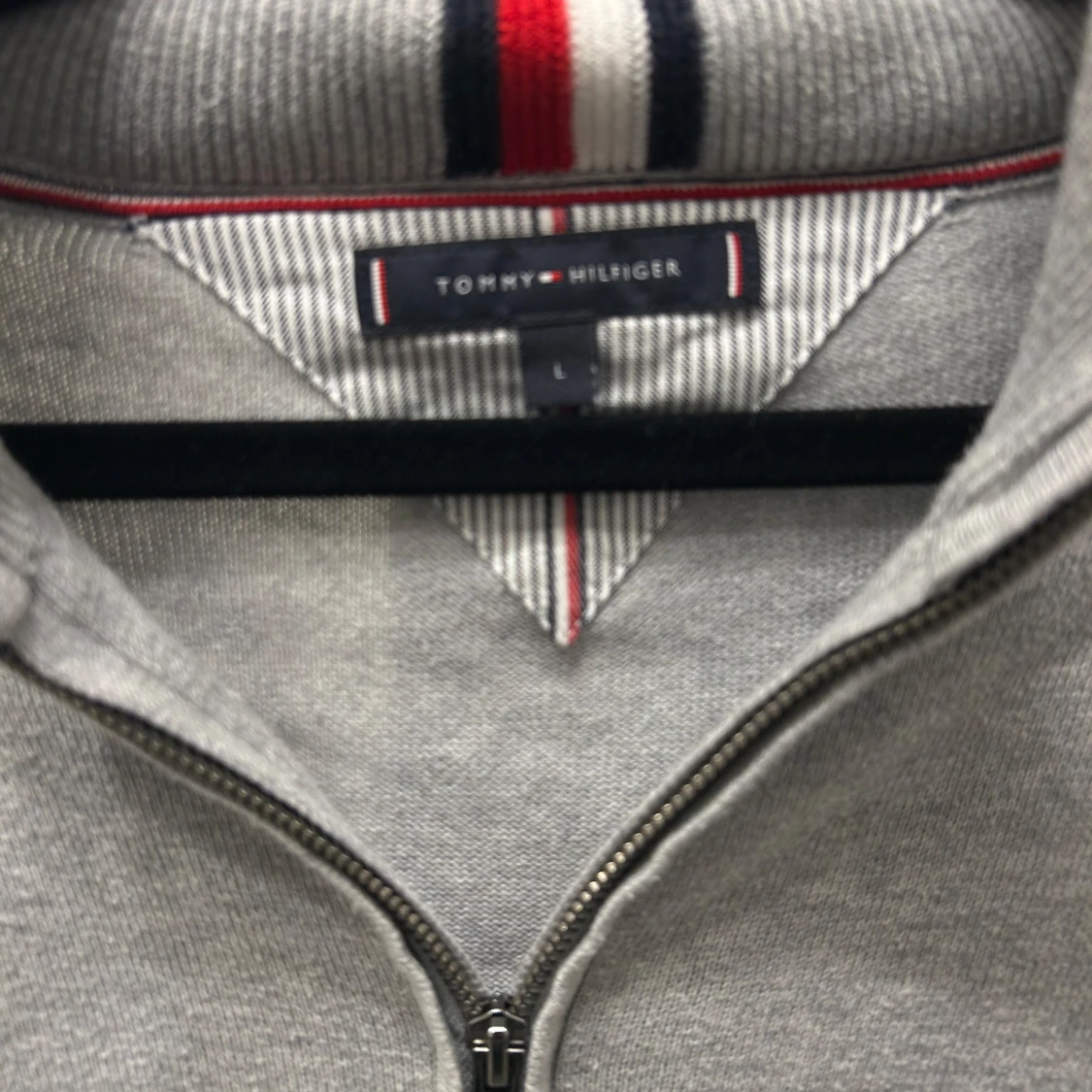 Grå zip-kofta från Tommy Hilfiger - 2