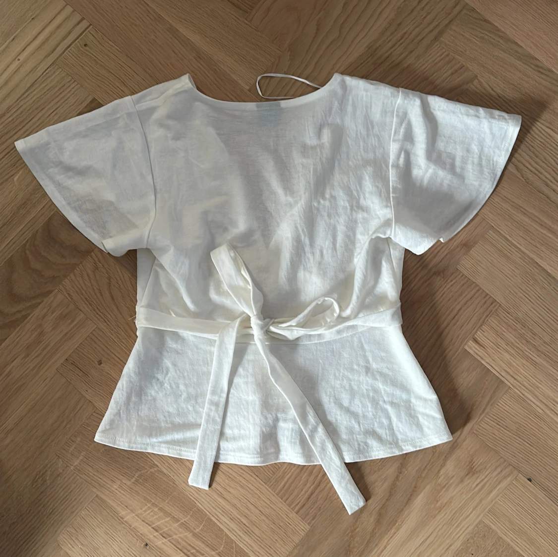 Vit omlottopp från Gina Tricot XS - 1