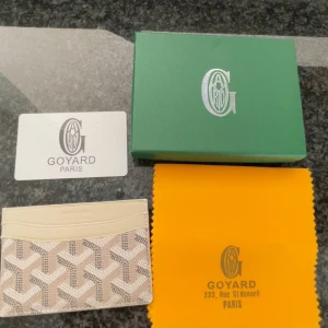 Plånbok  - Fet plånbok! Kom DM för mer information!