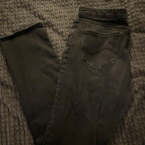 Lee jeans  - Tapared jeans från Lee storlek 31-31 skick 8/10