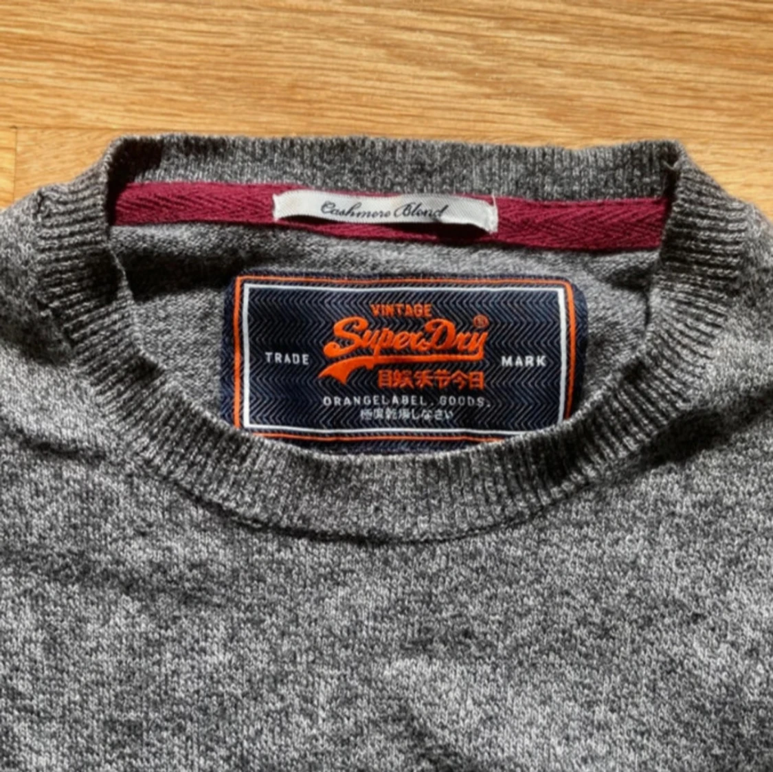 Grå tröja från Superdry - 1