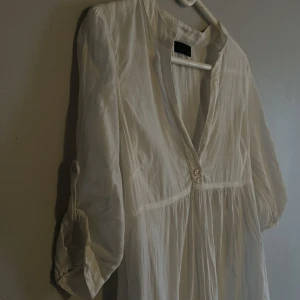 Skjorta/blus/klänning - Tunn härlig blus att ha på stranden eller som klänning