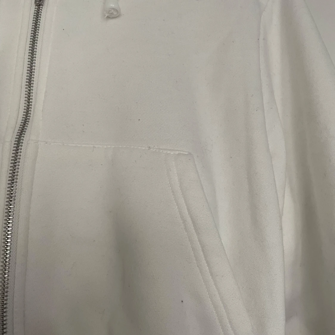 Vit croppad hoodie med dragkedja - 1