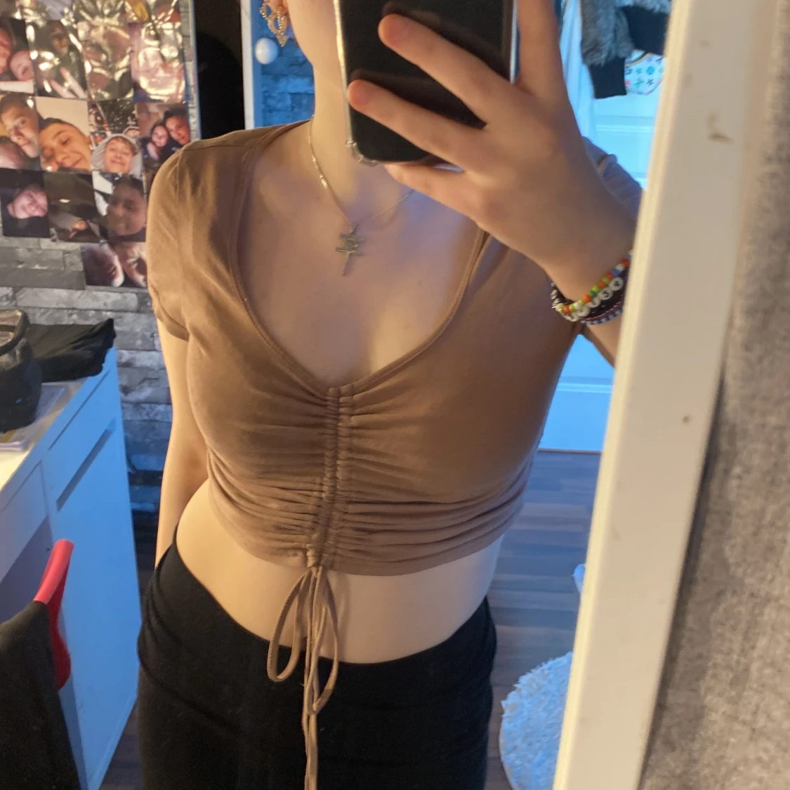 Beige croppad topp med knyt - 2