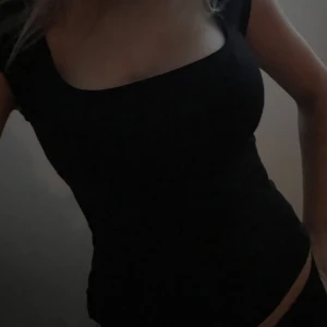 Gina topp - En tajt svart Gina topp🥰 älskar modellen🥹