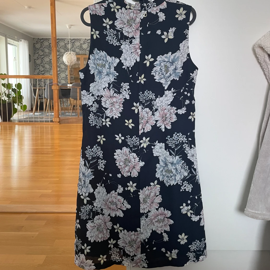 Blommig klänning - 2