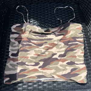 Linne - Säljer detta linne från gina tricot. 