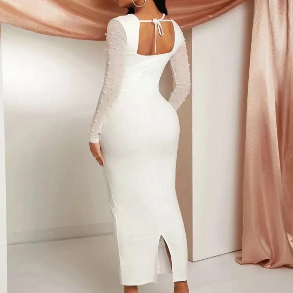 Klänning med pärlor  - 2