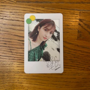Twice Momo photocard  - Från Twice Twicetagram album 