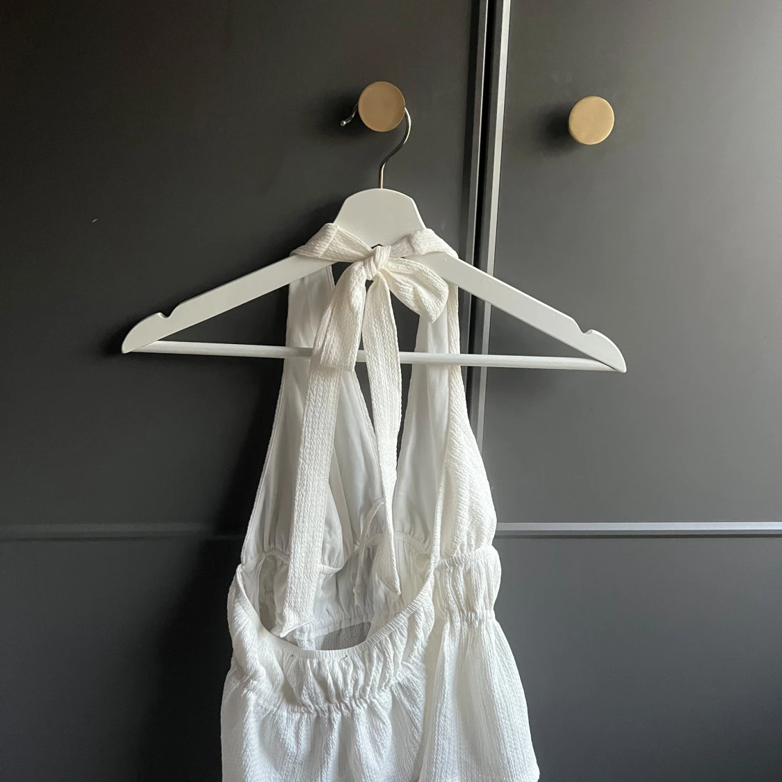 Vit halterneck topp med knyt - 1