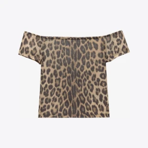 Leopardmönstrad offshoulder topp - liten i storleken sitter som en s/xs