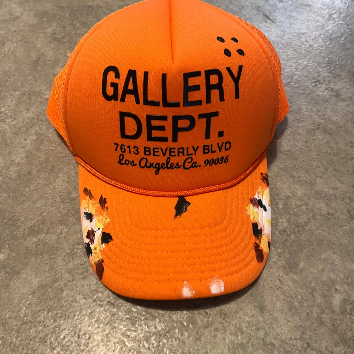Orange keps från Gallery Dept.