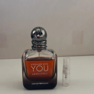 Stronger With You Absolutely  - Säljer 2ml utav swy absolutley