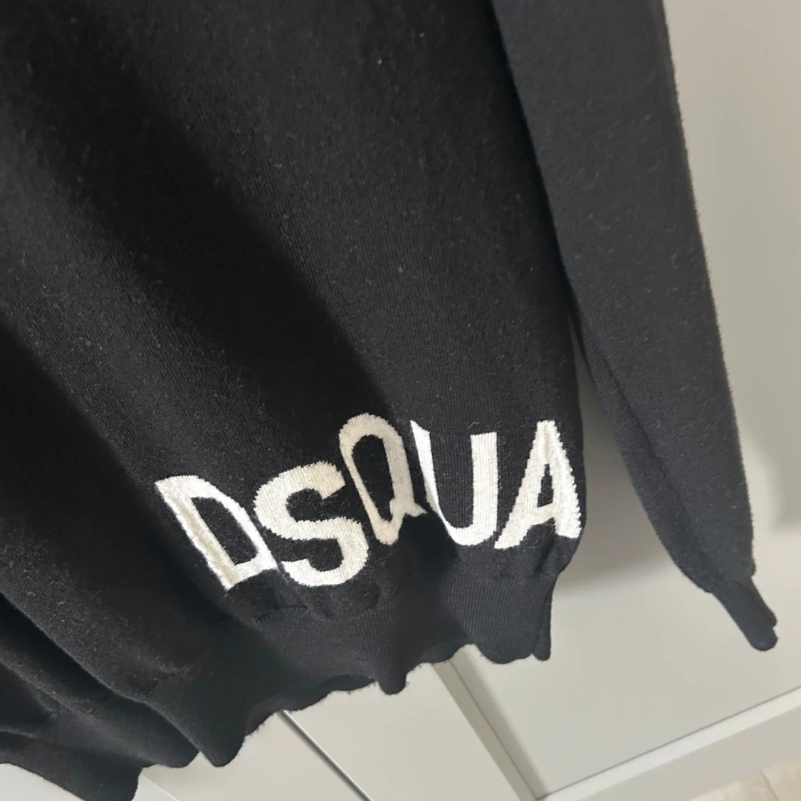 Svart stickad tröja från Dsquared2 - 1