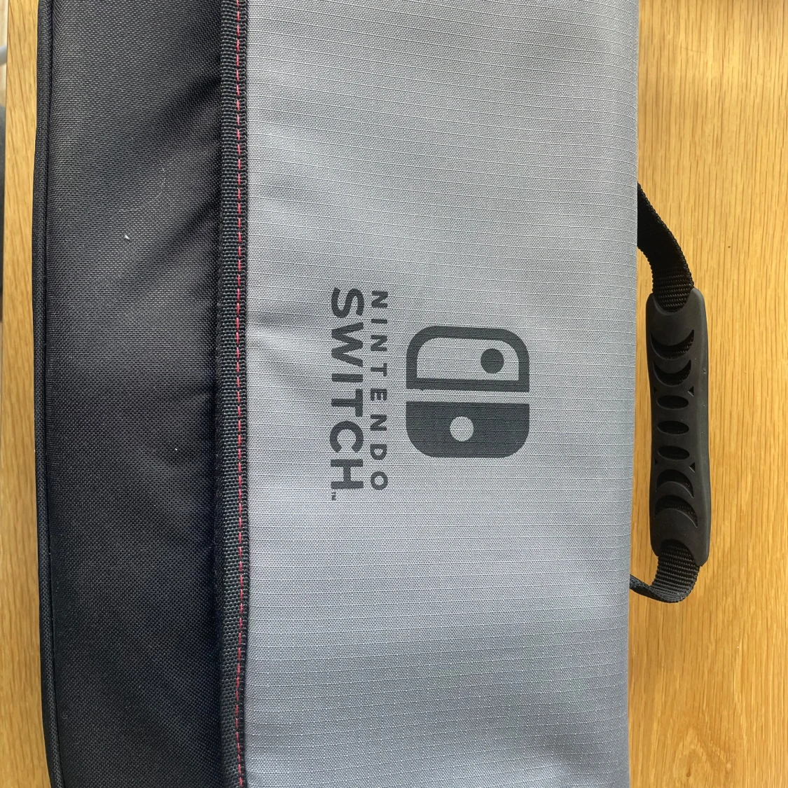 Nintendo Switch datorväska grå/svart