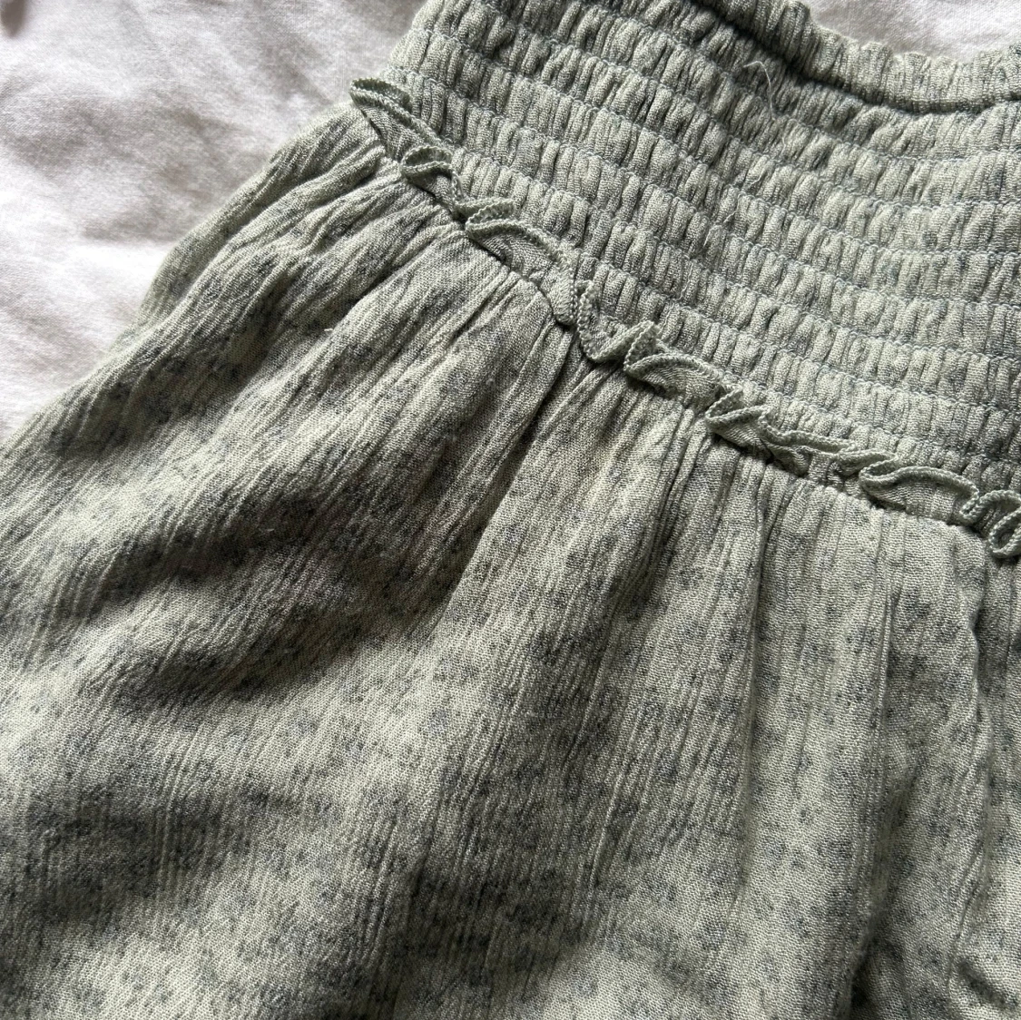 Grön volangkjol från Hollister - 2