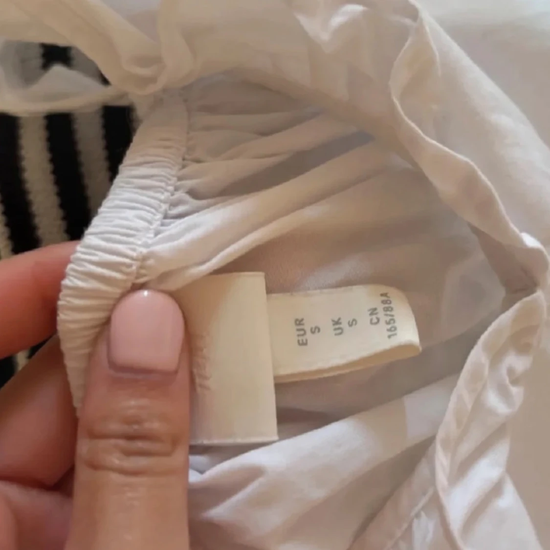 Vit långklänning med volangaxlar - 2