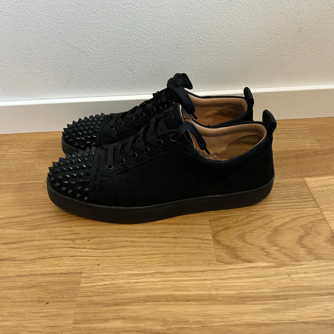 Svarta Louboutins strl 42 - Loubs  - 2