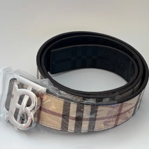 Beige bälte med silver B - Skriv privat vid frågor osv