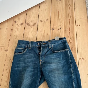 Nudie Shorts - Ett par fina nudie shorts (i jeansmaterial), väldigt fint skick. Storlek 31/32