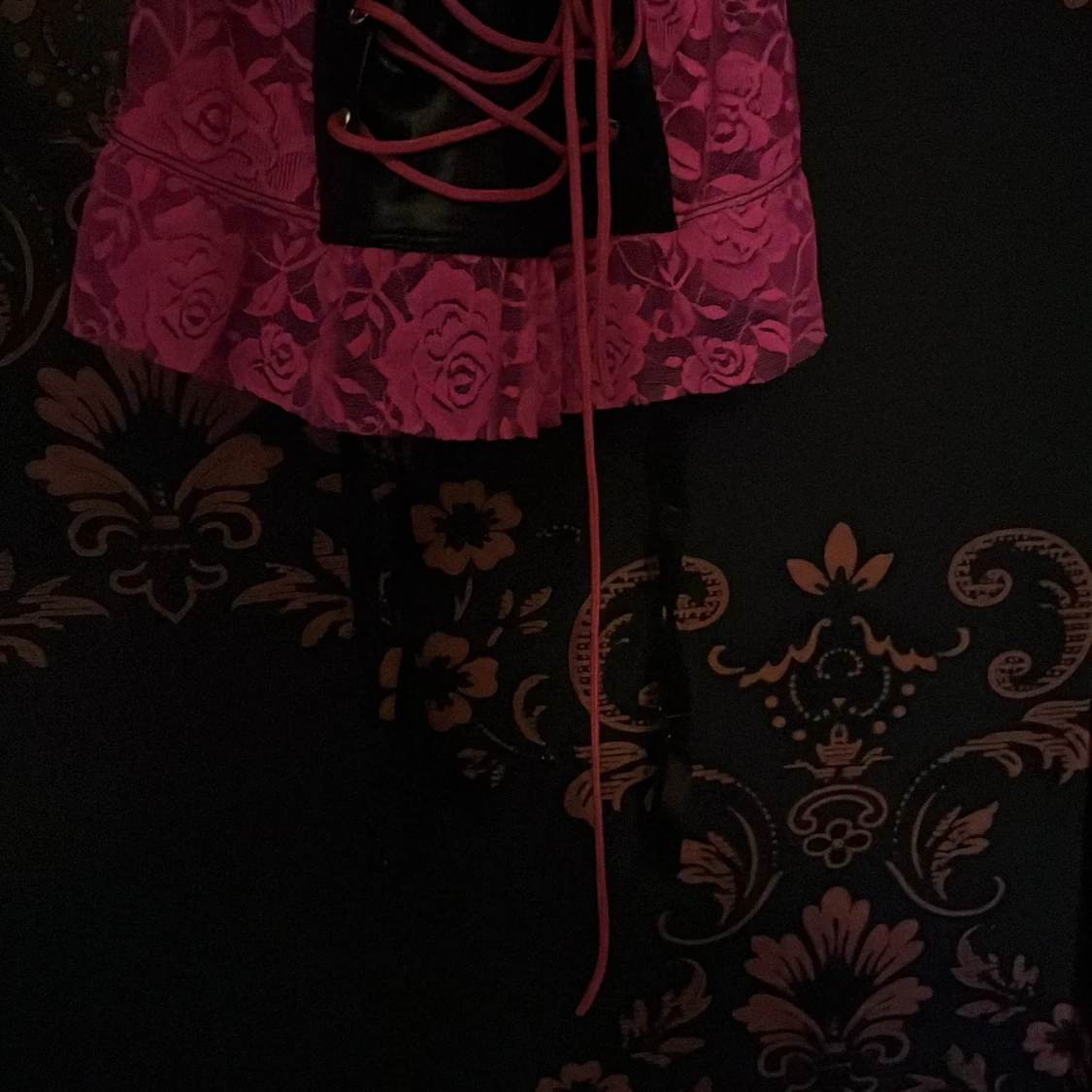 Rosa spetsklänning Seven 'til Midnight - 1