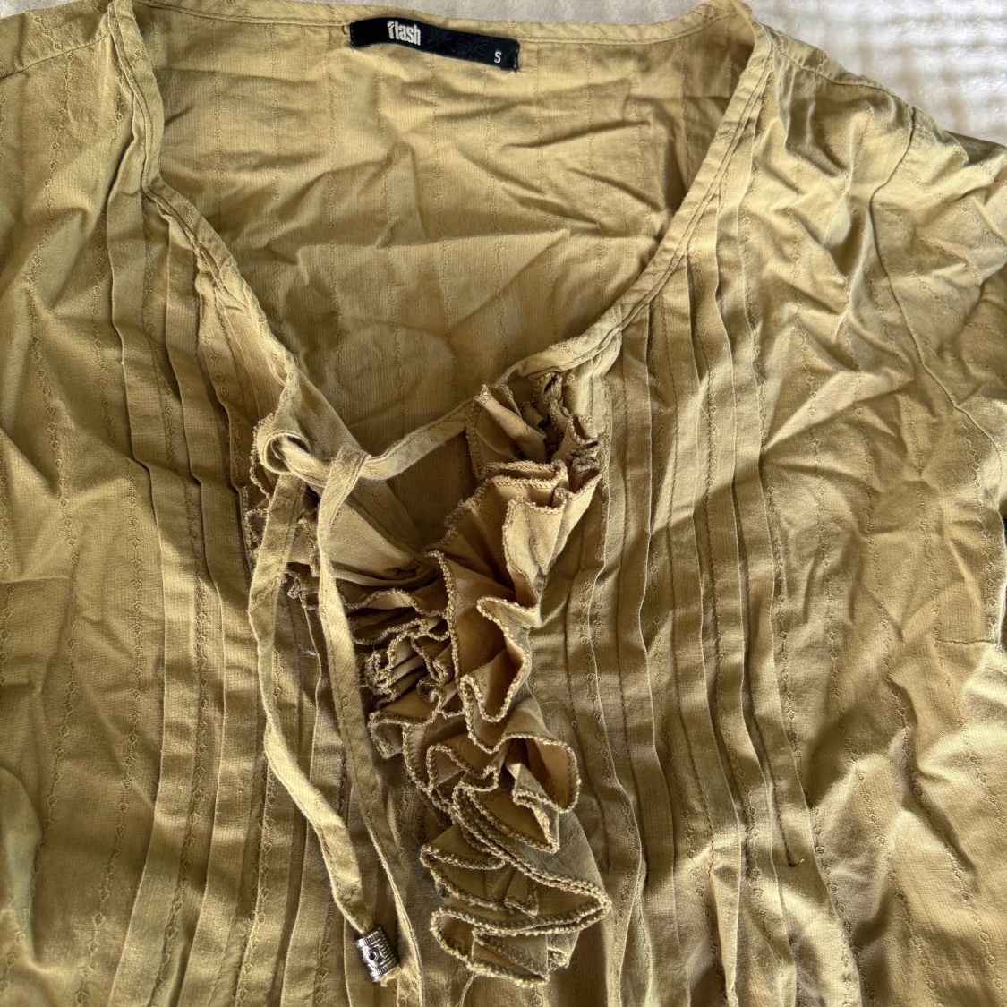 Grön blus med snörning från Flash - 3