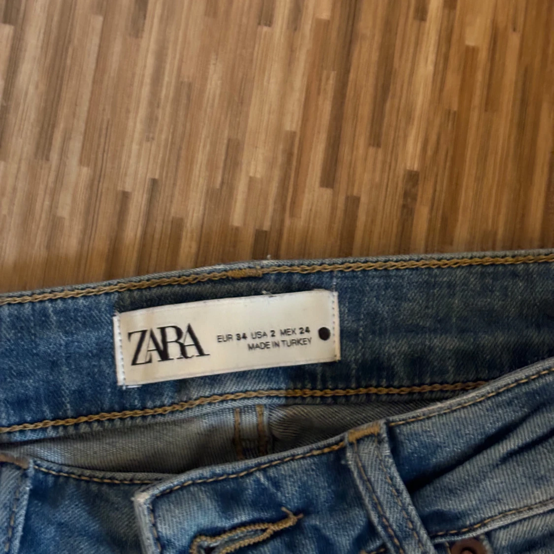 Blå bootcut jeans från Zara - 4