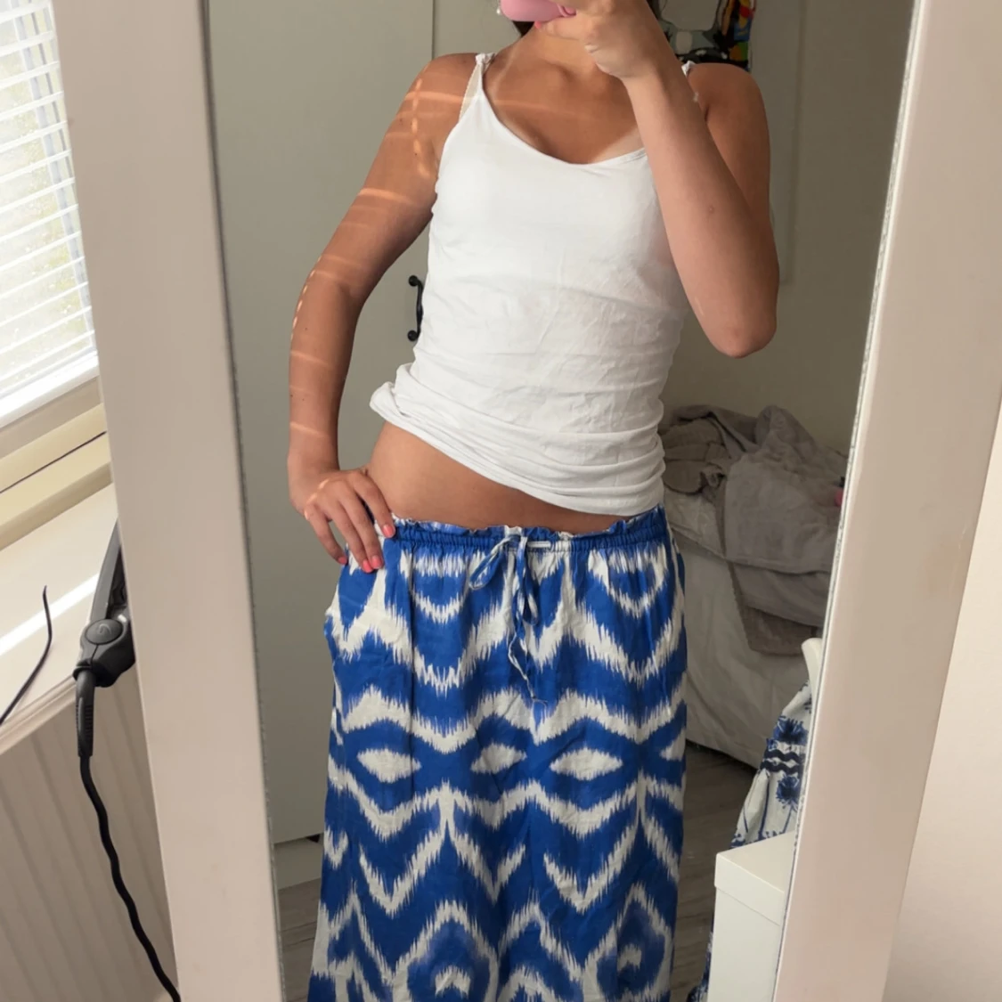 Blåvit långkjol från H&M i linneblandning - 1